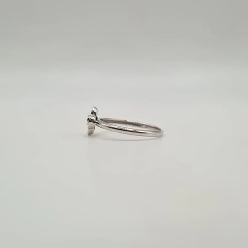 Bague 54 Bague fleur or blanc 18 carats sertie d’un diamant 58 Facettes