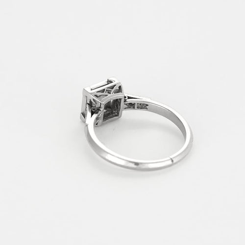 Bague 52 Bague solitaire platine et diamant 58 Facettes VES0793X3