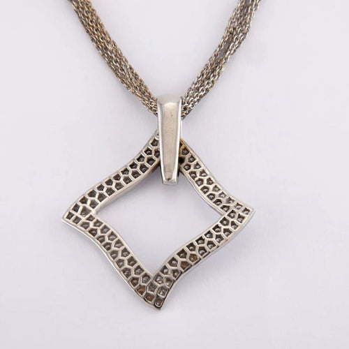 Collier Pendentif : Largeur : 2.5 cm ; Longueur :  3 cm / Blanc/Gris / Or 750 Collier Or blanc Diamants 58 Facettes 200011R