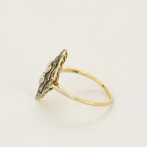 Bague 50,5 Bague Belle Époque à chaton losangique en or gris 18k et diamants 58 Facettes DADB-10
