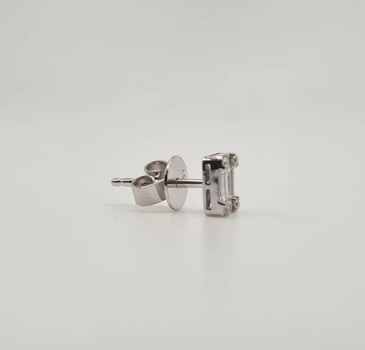 Boucles d'oreilles Boucles d’oreilles or blanc serties de diamants baguettes 58 Facettes