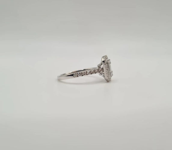 Bague 53 Bague or blanc sertie de diamants baguettes et diamants ronds 58 Facettes