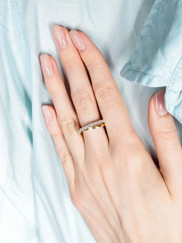 Bague 54 Alliance demi-tour entrelacée en or jaune et diamants 58 Facettes 402 50014