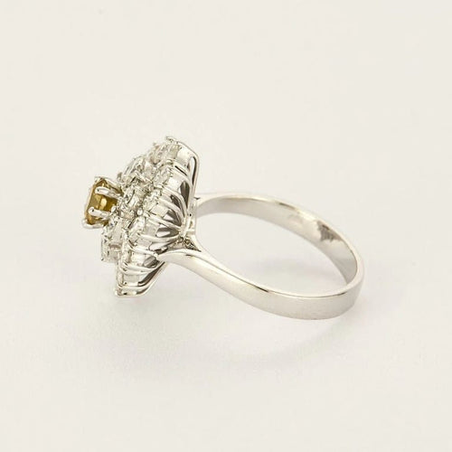 Bague 54 Bague diamant jaune taille brillant en or gris 18k et diamants 58 Facettes BA24