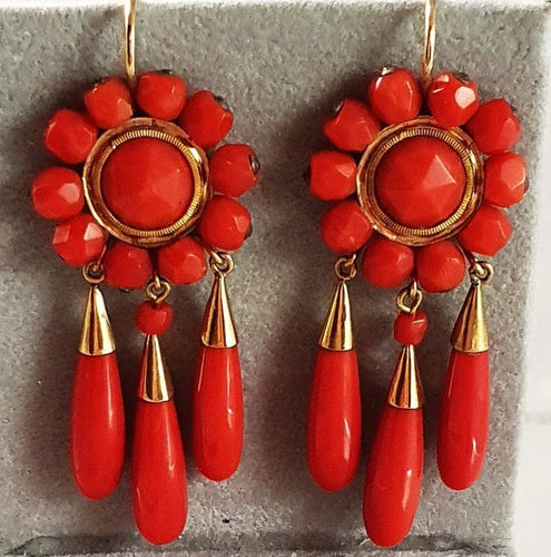 Boucles d'oreilles Boucles d'oreilles en or et corail facetté - 19ème siècle 58 Facettes