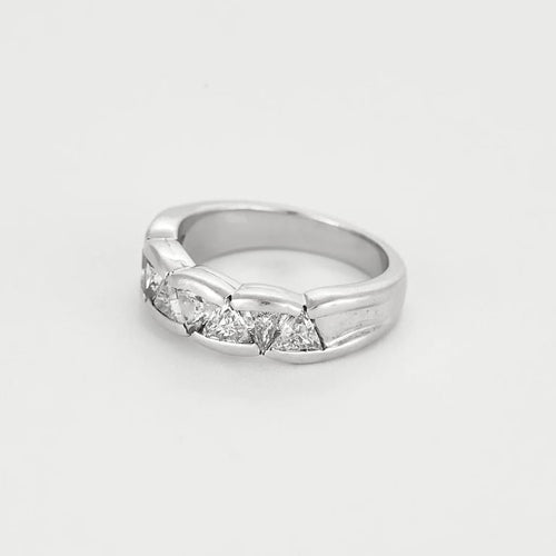 Bague 51 Bague jonc en or blanc 18K sertie de diamants 58 Facettes 58FC150