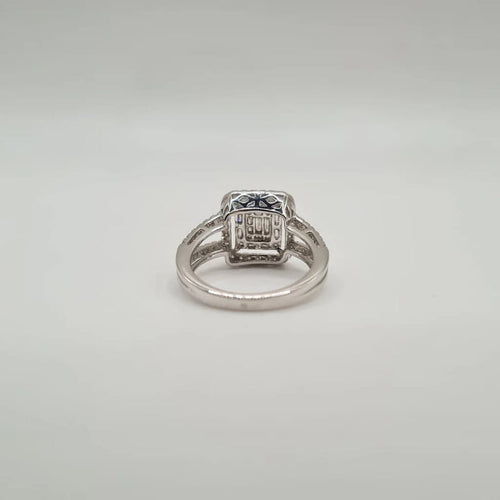 Bague 53 Bague or blanc sertie de diamants ronds et baguettes 58 Facettes