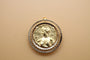 Pendentif Dropsy - Broche/pendentif médaille en or jaune et diamants 58 Facettes