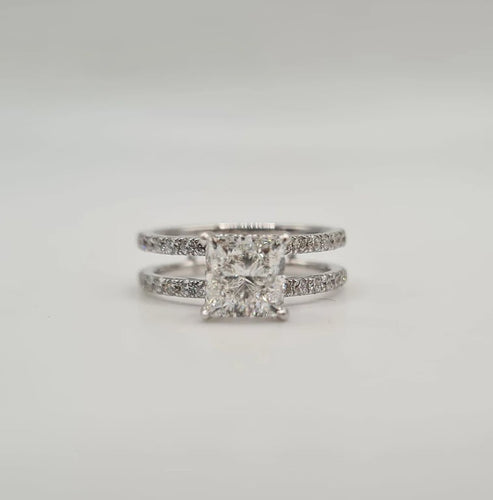 Bague 52 Bague or blanc et diamants 58 Facettes