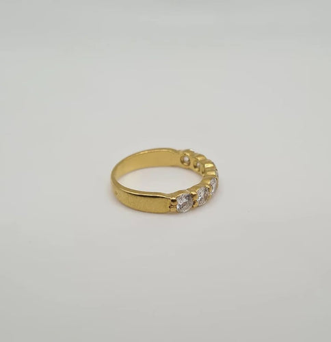 Bague 51 Demi-alliance or jaune sertie de diamants 58 Facettes