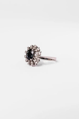 Bague 52 Bague en or blanc, saphir et diamants 58 Facettes
