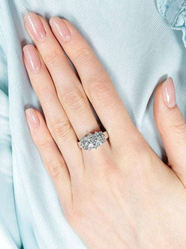 Bague 54 Bague solitaire pavée en or gris et diamants 0,99 ct 58 Facettes 422 50064