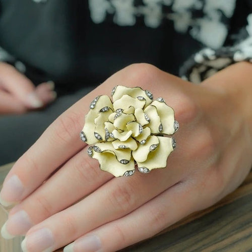 Bague Bague Lydia Courteille or noir diamants 58 Facettes 6.1E+230