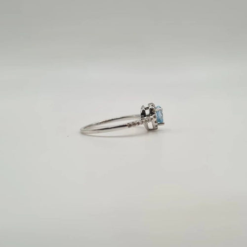 Bague 52 Bague cœur or blanc sertie d’une topaze bleue et diamants 58 Facettes