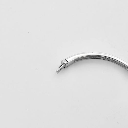 Bracelet Bracelet or blanc 18 carats serti diamants baguette 58 Facettes