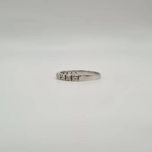 Bague 56 Demi-alliance or blanc diamants 58 Facettes