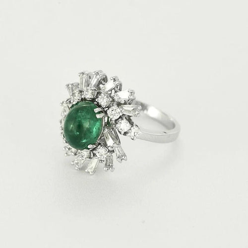 Bague 54 Bague cabochon d'émeraude ovale en or gris 18k et diamants 58 Facettes BA452