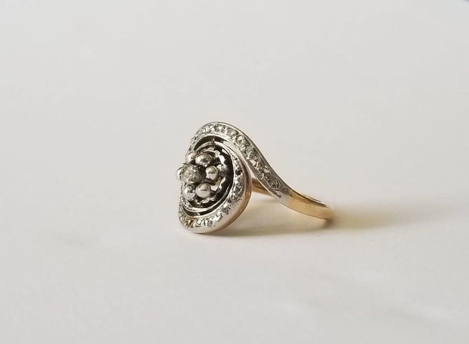 Bague 49 Bague tourbillon ancienne en or jaune 18k et diamants 58 Facettes