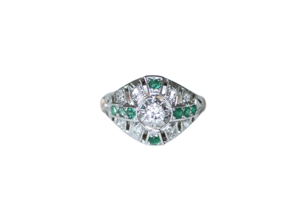 Bague 55 Bague dôme Art déco en or rose et platine, émeraudes et diamants 58 Facettes