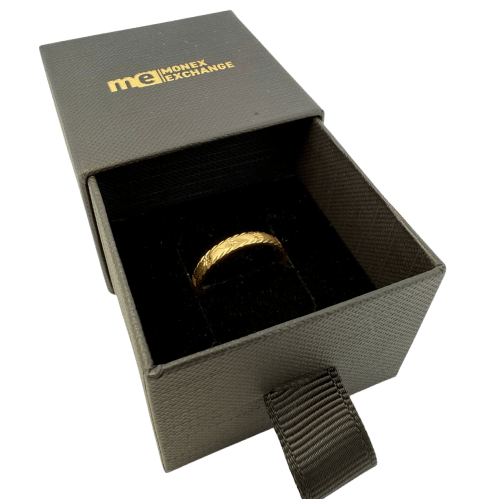 Bague 53.5 Bague alliance gravée en or jaune 18 carats, 2,62 g 58 Facettes 250080