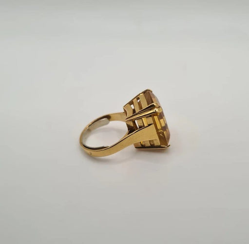 Bague 50 Bague or jaune sertie d’une citrine 58 Facettes