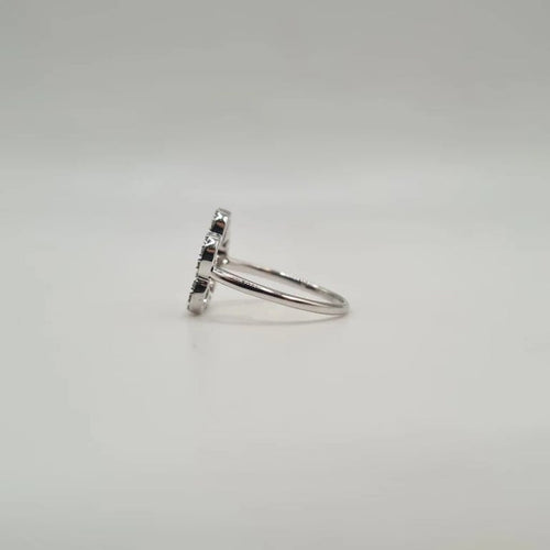 Bague 52 Bague fleur or blanc sertie de diamants 58 Facettes