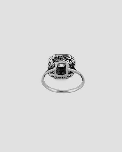 Bague 54 Bague Art déco à chaton octogonal en platine, saphirs et diamants 58 Facettes 178