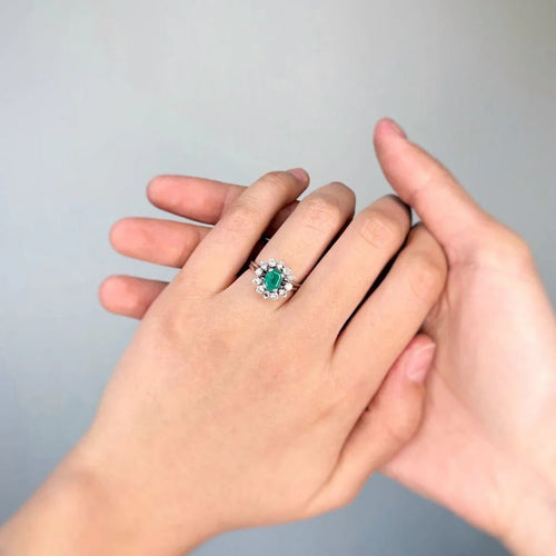 Bague 51 Bague Marguerite - Or blanc, Platine, Emeraude & Diamants 58 Facettes 250459R