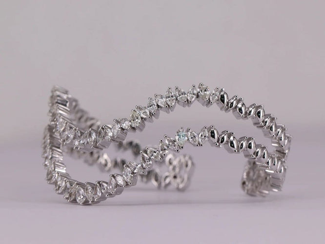 Bracelet Bracelet cocktail Diamants poires et marquises 58 Facettes P680