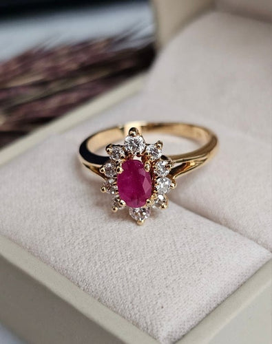 Bague 51.5 Bague marguerite rubis et diamants en or jaune 18 carats 58 Facettes 717