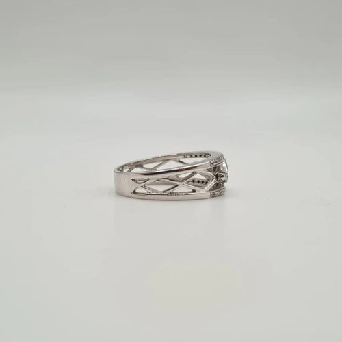 Bague 56 Bague or blanc 18 carats sertie de diamants 58 Facettes