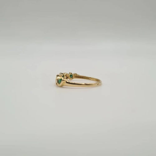 Bague 51 Demi-alliance or jaune, diamants et émeraudes 58 Facettes