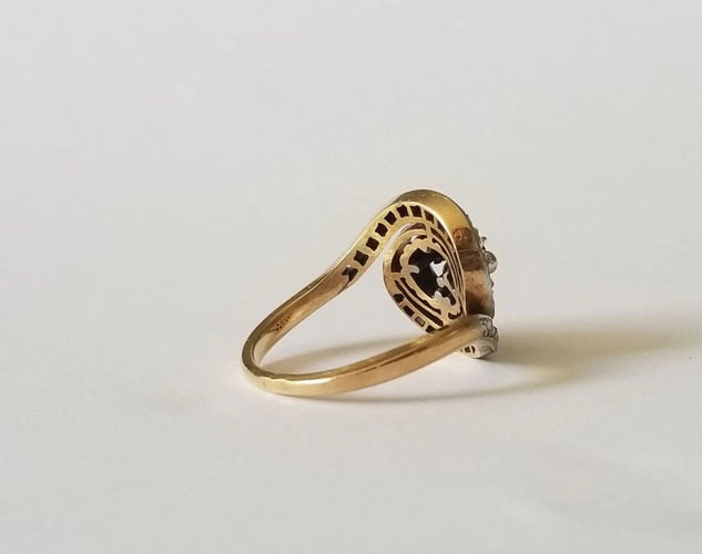 Bague 49 Bague tourbillon ancienne en or jaune 18k et diamants 58 Facettes