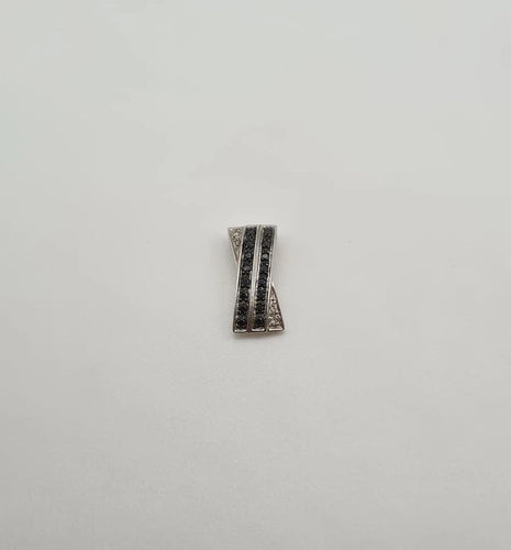 Pendentif Pendentif or blanc serti de diamants blancs et noirs 58 Facettes
