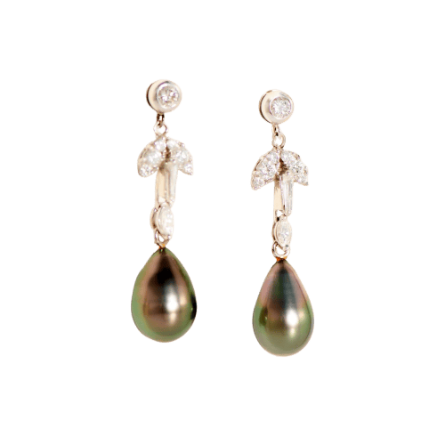 Boucles d'oreilles Boucles d’oreilles chandelier en or blanc 18 carats avec diamants et perles de Tahiti 58 Facettes