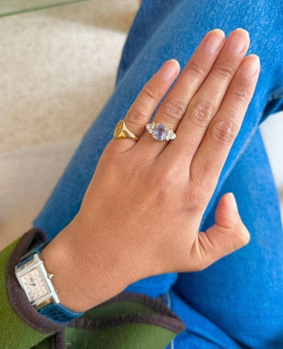 Bague 55 Bague jarretière saphir et diamants en or jaune 18 carats 58 Facettes
