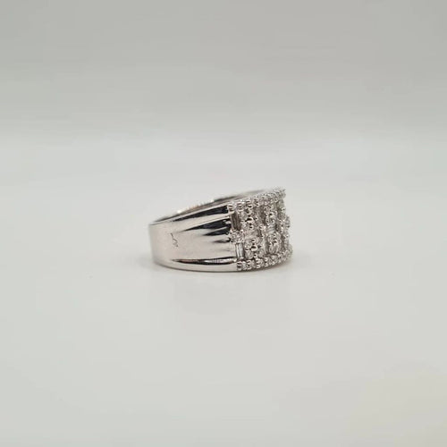 Bague 53 Bague or blanc sertie de diamants baguettes et ronds 58 Facettes