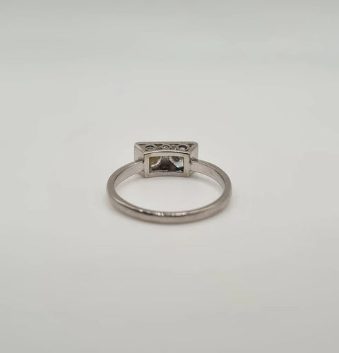 Bague 53.5 Bague or blanc sertie de 2 diamants anciens 58 Facettes