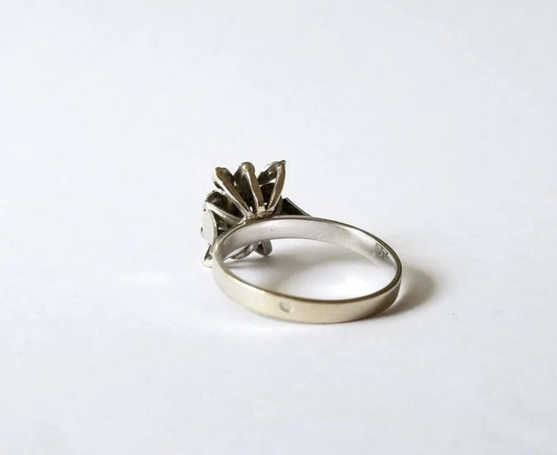Bague 50 Bague pompadour saphir bleu et diamants en or blanc 18k 58 Facettes