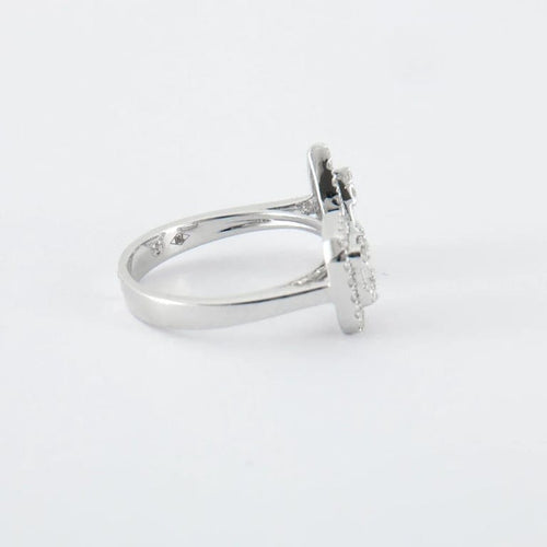 Bague 54 Bague en or blanc & diamants 58 Facettes