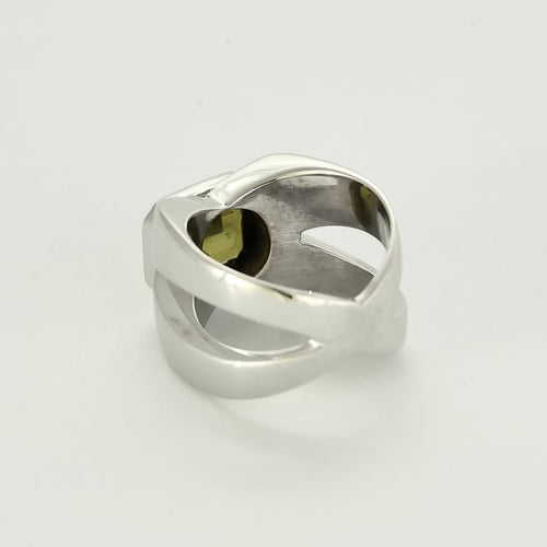 Bague 51.5 Bague moderniste en or gris et péridot 58 Facettes ALB2061