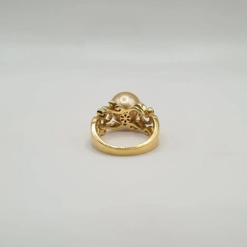 Bague 54 Bague or jaune 18 carats sertie d’une perle de culture et diamants 58 Facettes