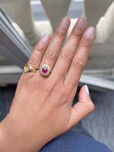 Bague 52 Bague en or jaune rubis et diamants 58 Facettes