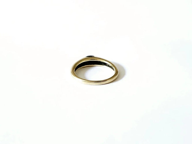 Bague 56 Bague or jaune, saphir et diamants 58 Facettes