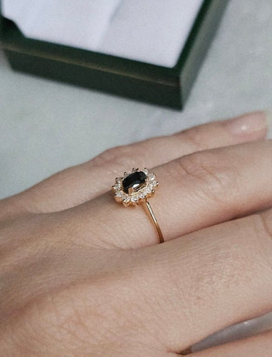 Bague 52 Bague marguerite vintage en or jaune 18 carats, saphir et diamants 58 Facettes 704