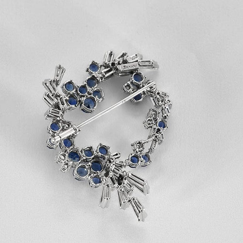Broche Jocobi - Broche cœur stylisé sertie en or blanc 18k, diamants et saphirs 58 Facettes LJ 22-103