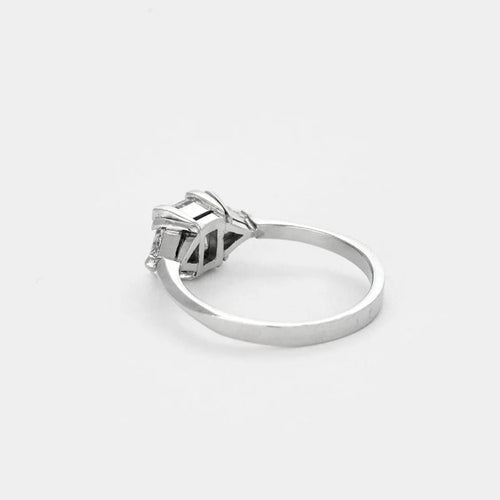 Bague 52 Bague - Solitaire diamant princesse en platine et diamants 58 Facettes LJ16