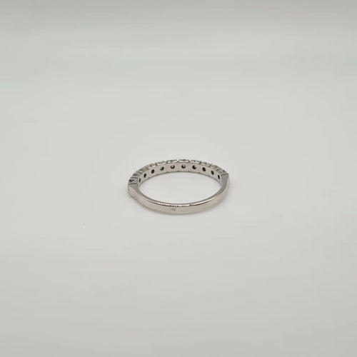 Bague 56 Demi-alliance or blanc diamants 58 Facettes