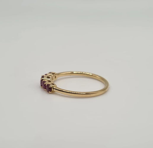 Bague 51 Bague or jaune 18 carats sertie de rubis 58 Facettes