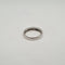 Bague 54 Bague or blanc 18 carats sertie d’un diamant blanc et diamants noirs 58 Facettes